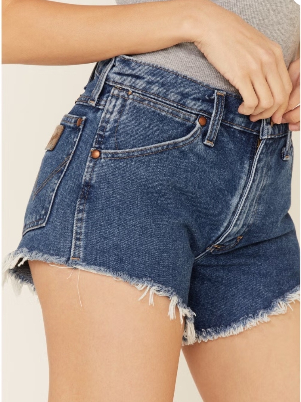Wrangler NWT Blue High-Rise Frayed Denim Shorts Size 8/29 - Picture 5 of 10